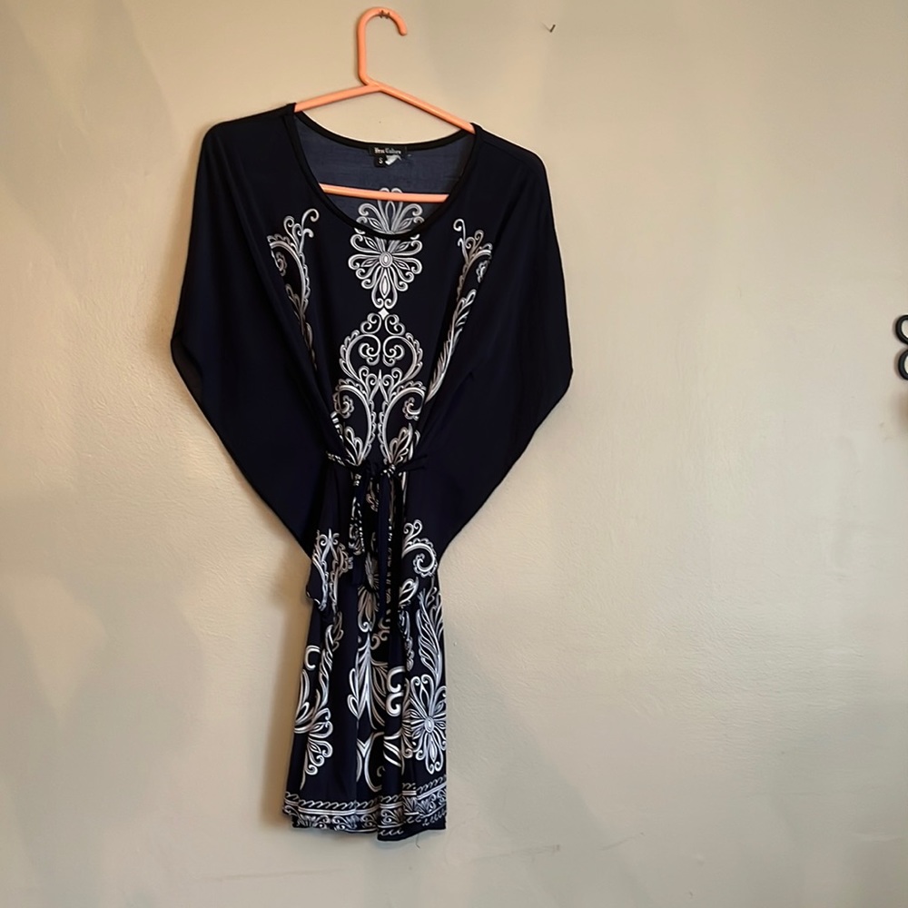 Size Small Free Culture dress. navy blue and white pattern